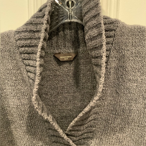 Denver Hayes Cozy V neck Charcoal Grey Sweater - Size M - Picture 2 of 4